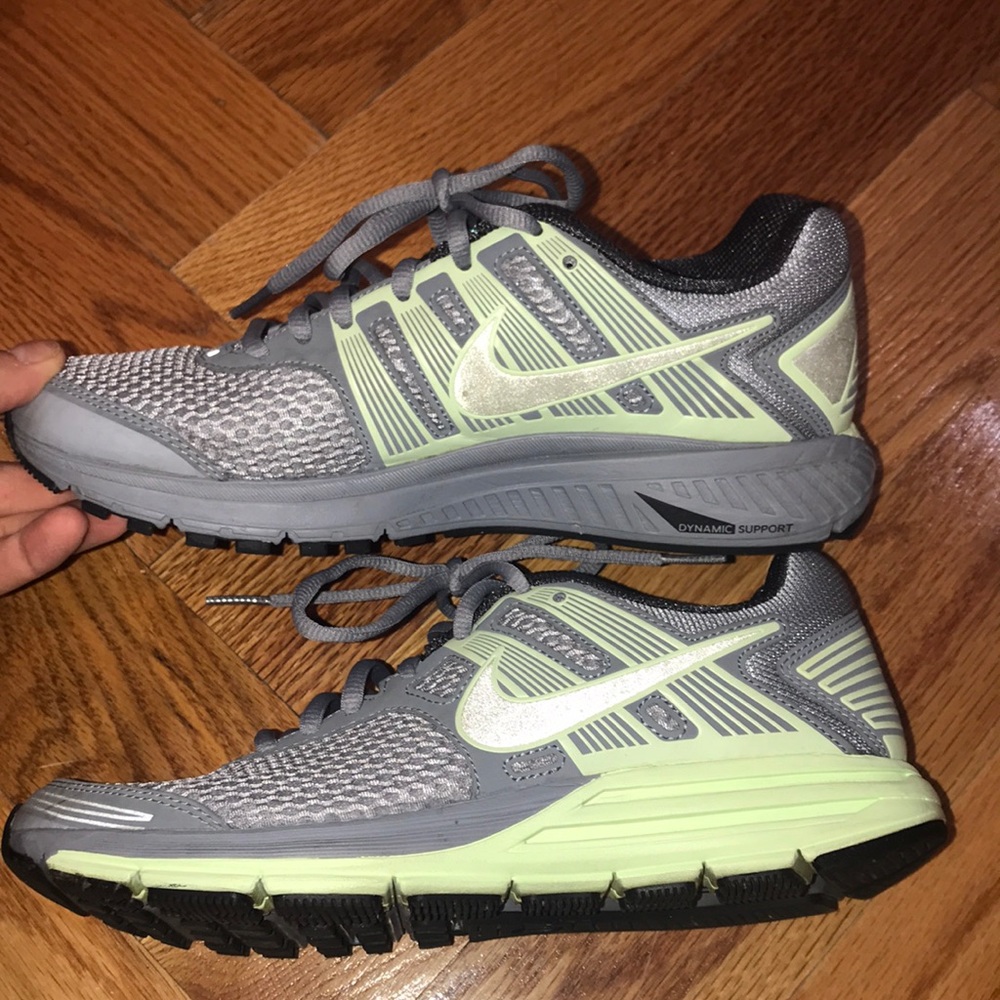 Nike Zoom 8 women’s. Barely worn. Fits 8.5 fine.